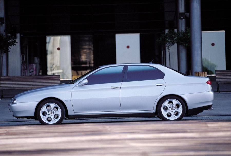  Alfa Romeo 166 (936) 1998 года  (фото 35 из 73)
